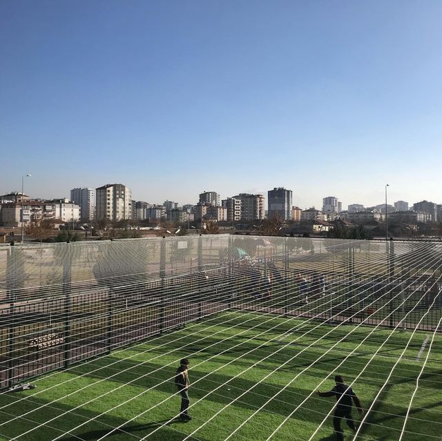 Сетка для ограждения от вылета мяча со спортивной площадки г. Санкт-Петербург, ячейка 50x50 мм, нить 4 мм, цвет белый